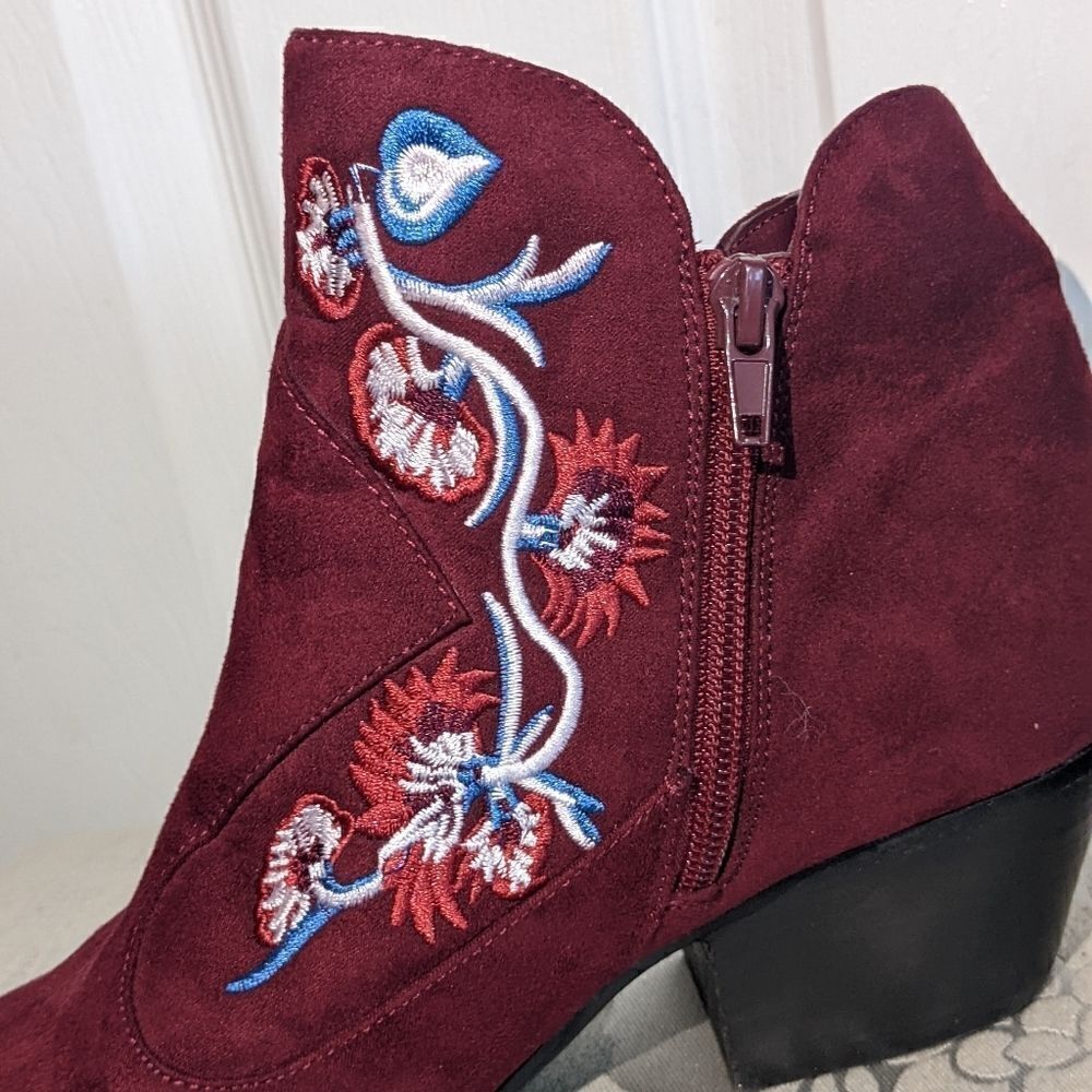 Cute trendy suede burgundy booties 8.5M - Picture 2 of 6